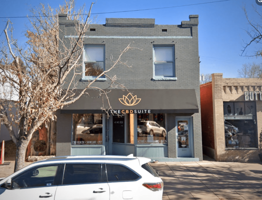 a car parked on the side of a building